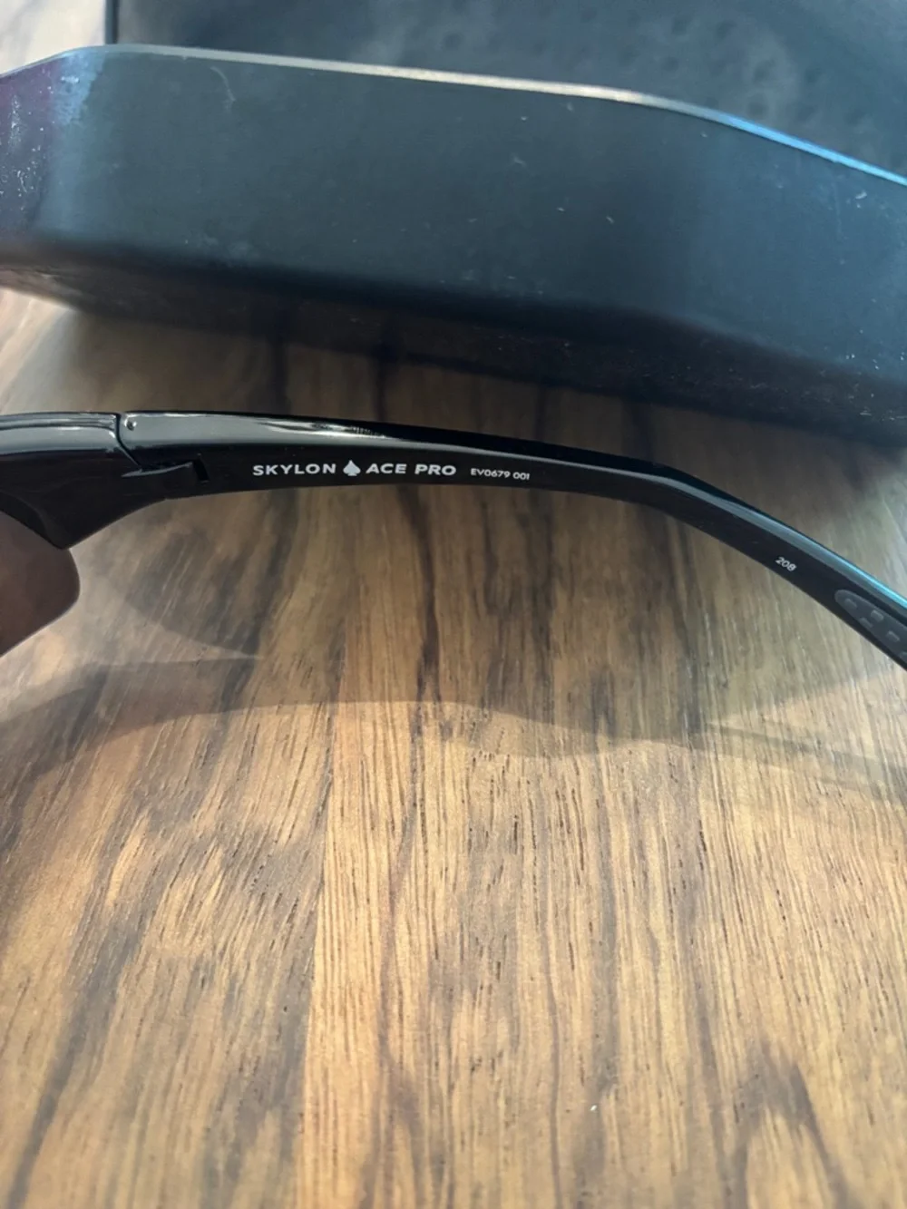 Nike Men’s Black Skylon Ace Pro Sunglasses with case and cleaning cloth